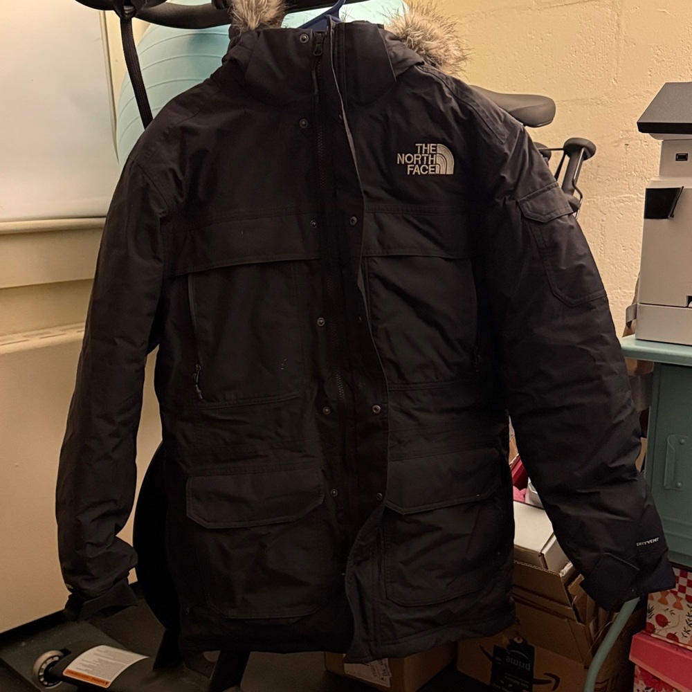 The North Face Black McMurdo Down Parka 550 DryVent Men’s Small - Picture 2 of 10